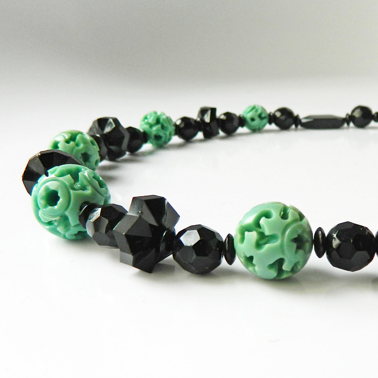 Black and Jadeite Green Bead Necklace 