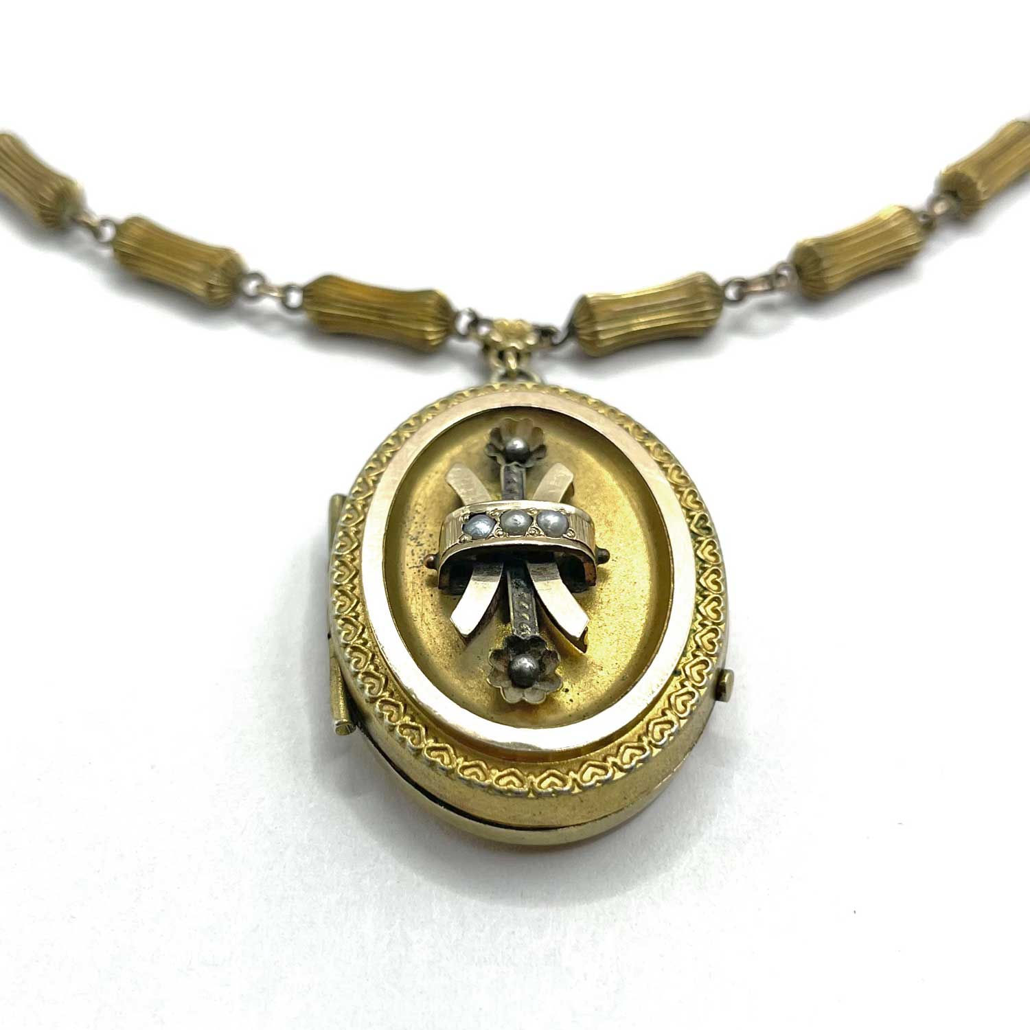 Victorian oval locket