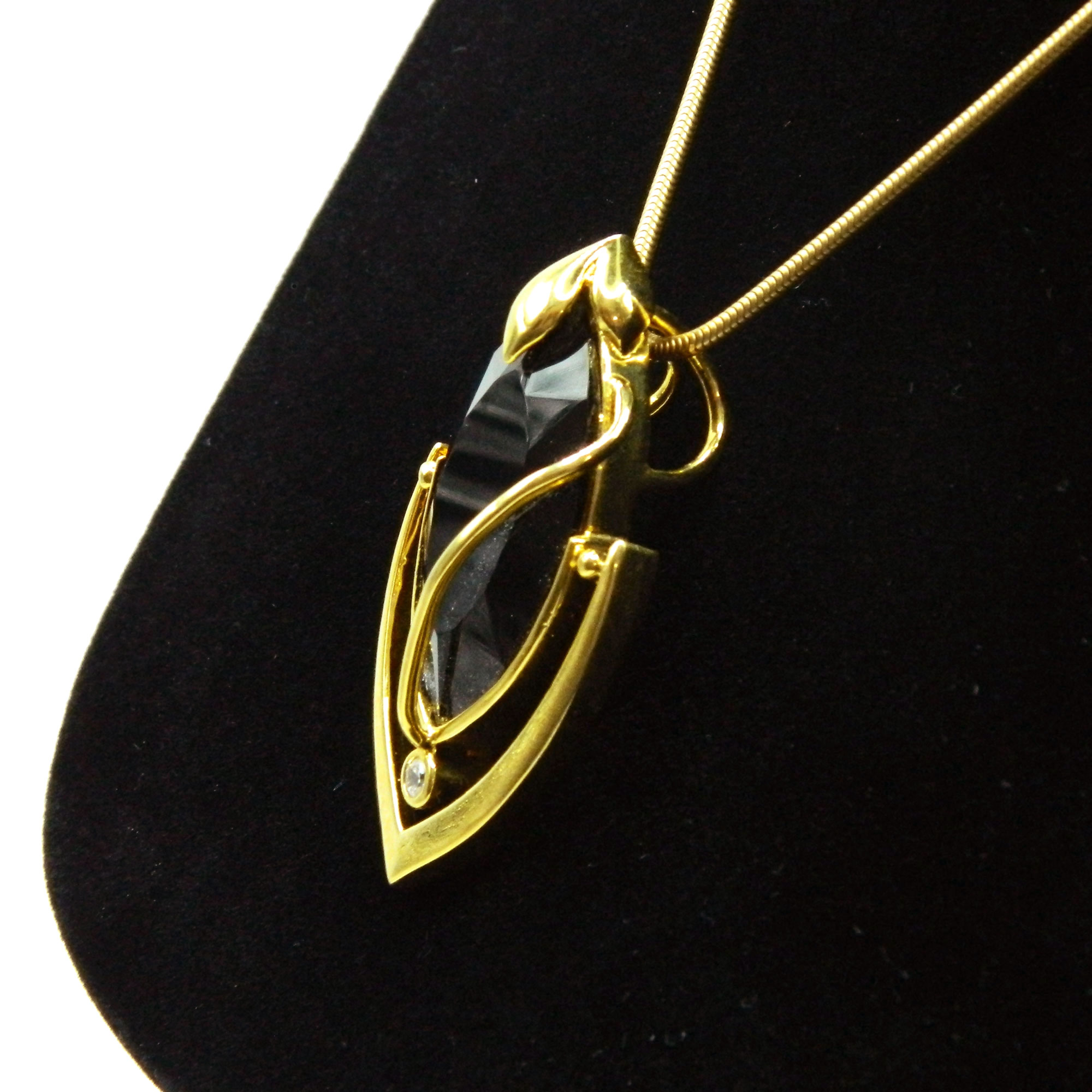 Rhinestone pendant necklace
