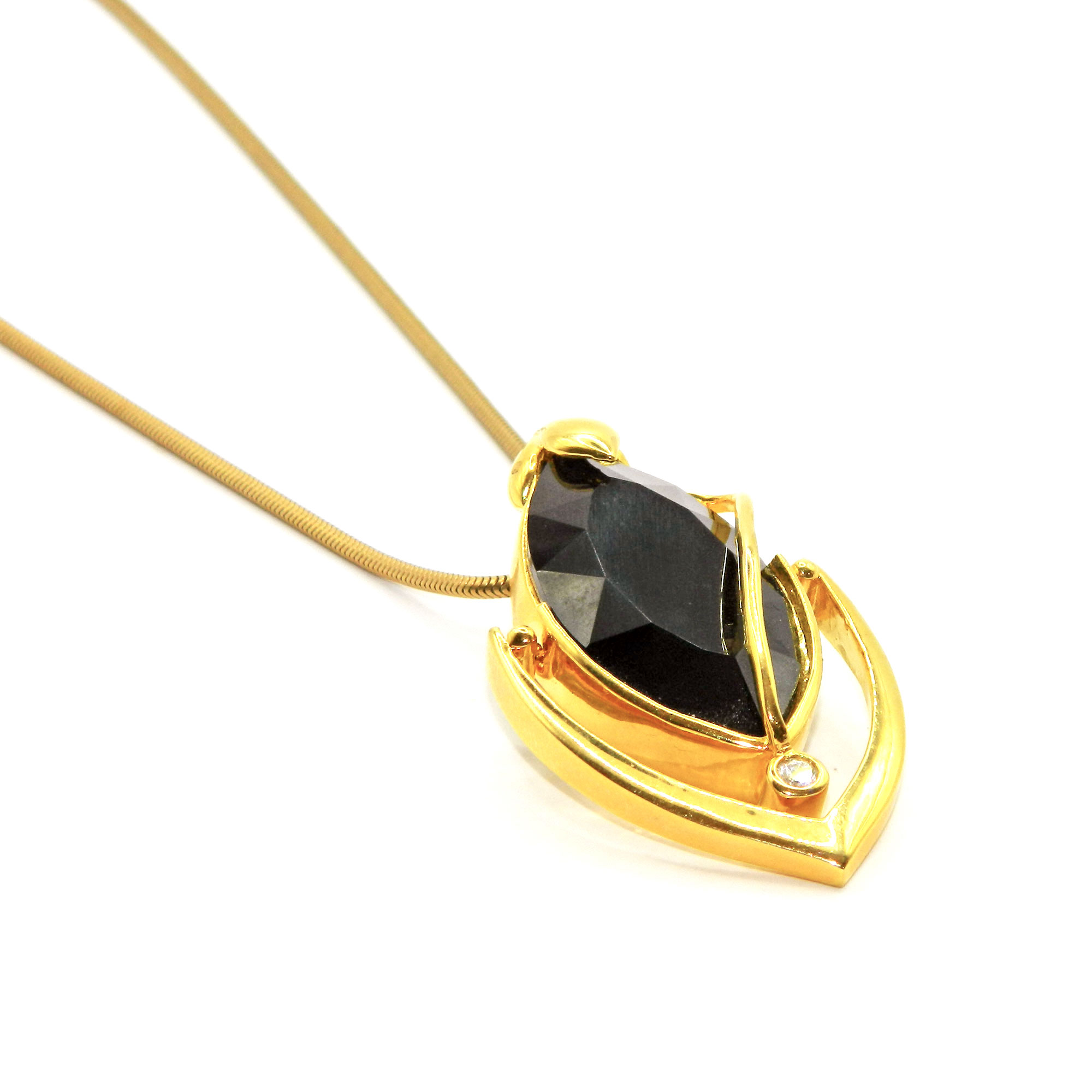 Rhinestone pendant necklace
