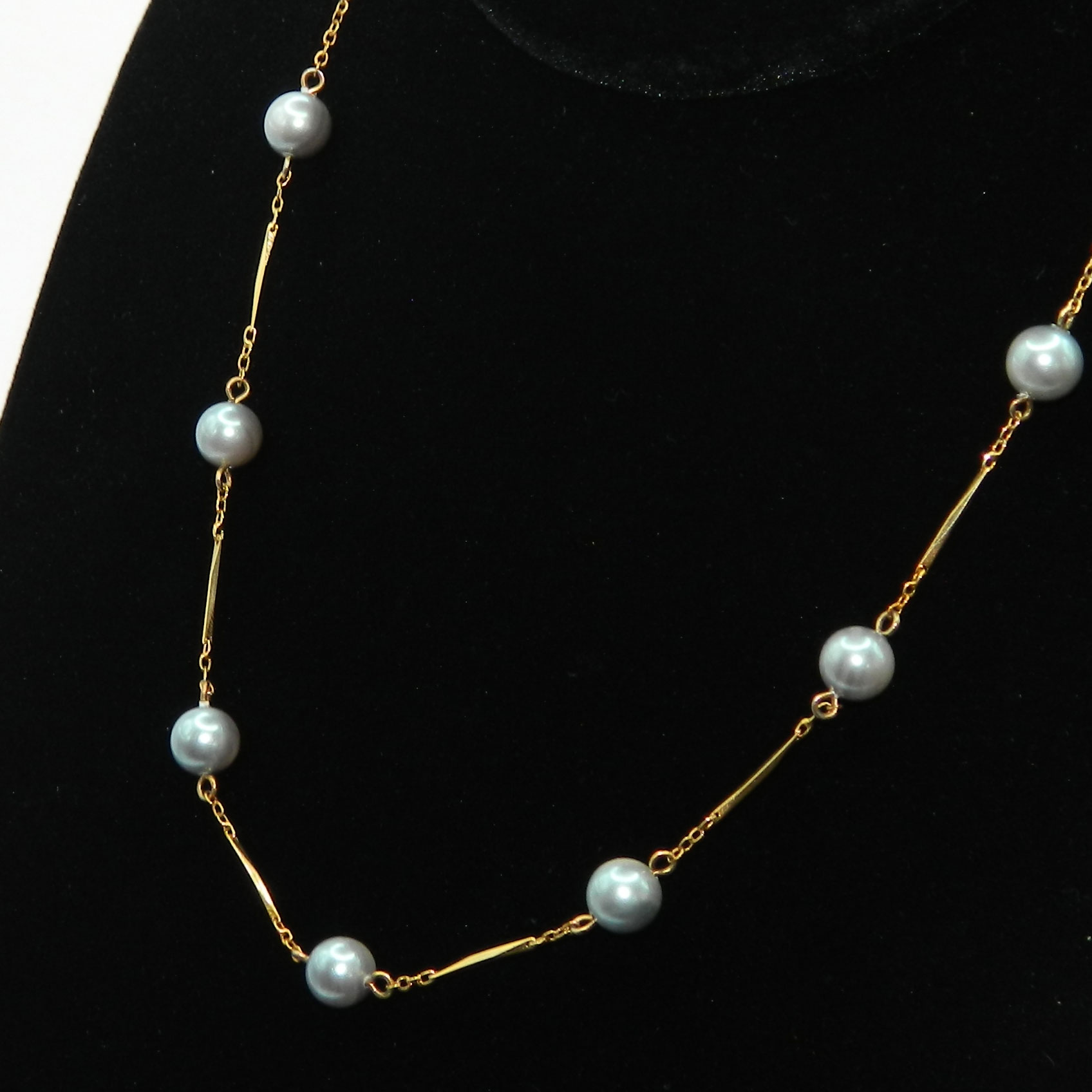 Grey faux pearl necklace