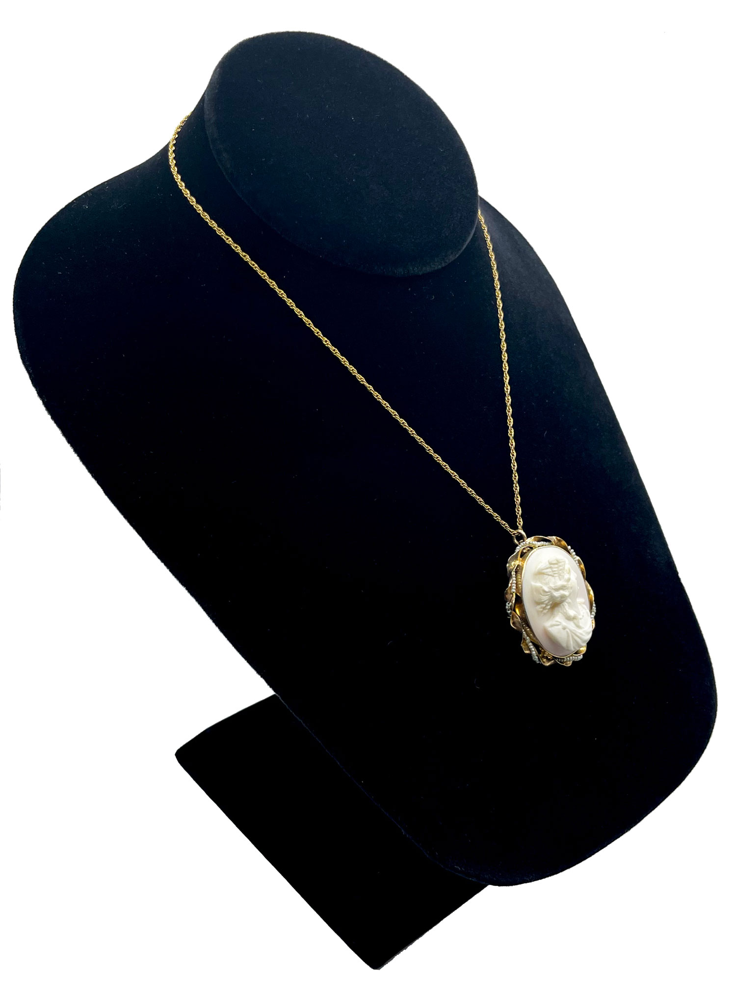 Vintage cameo brooch pendant necklace