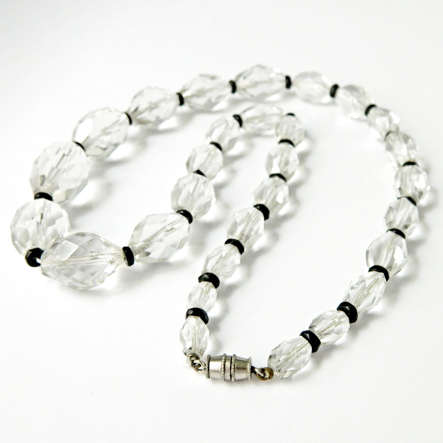 Vintage glass beaded necklace