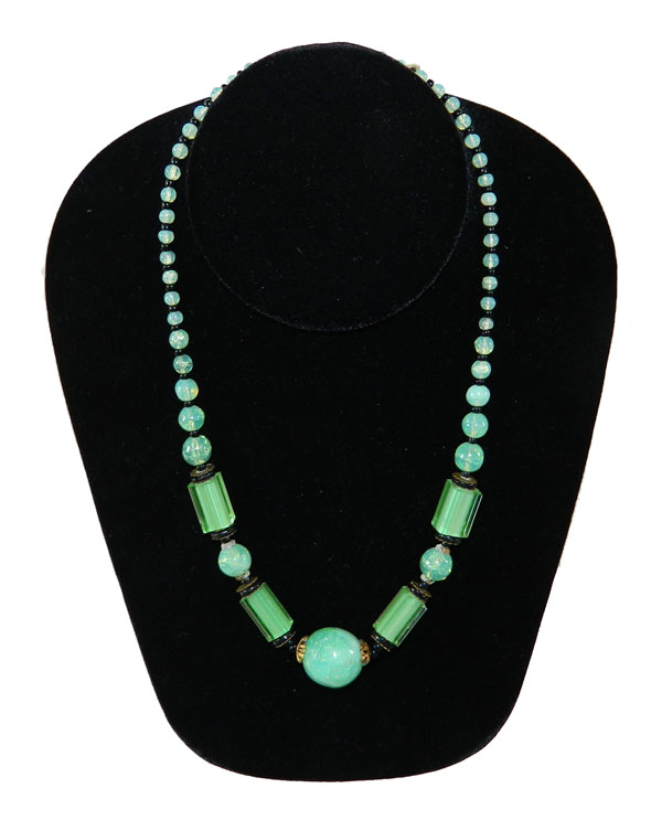 Art Deco Green and Black Glass Necklace