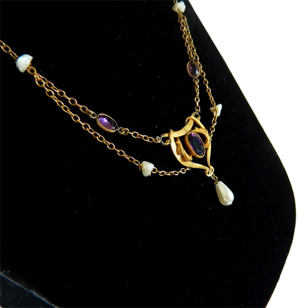 Art nouveau necklace