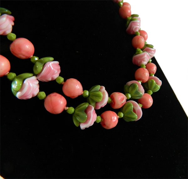 Vogue Glass Necklace and Earring Set