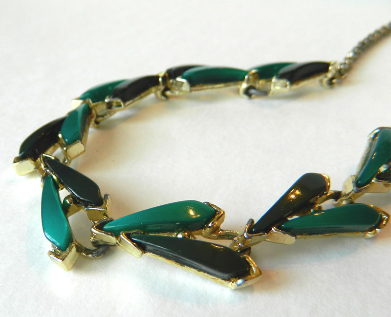 green vintage thermoset necklace