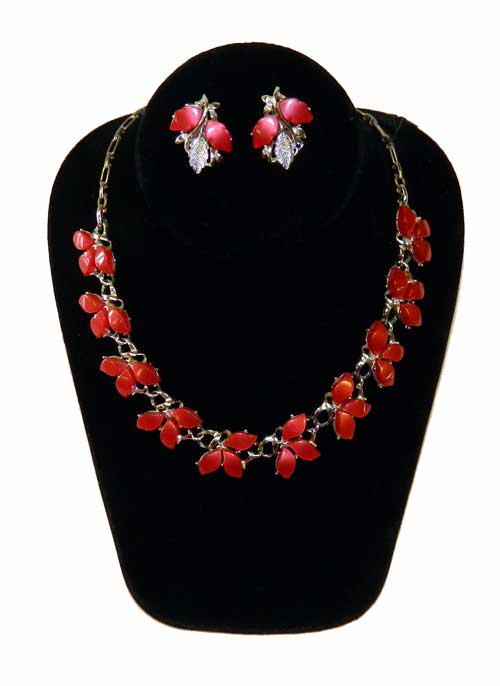 1950's Vintage red thermoset necklace