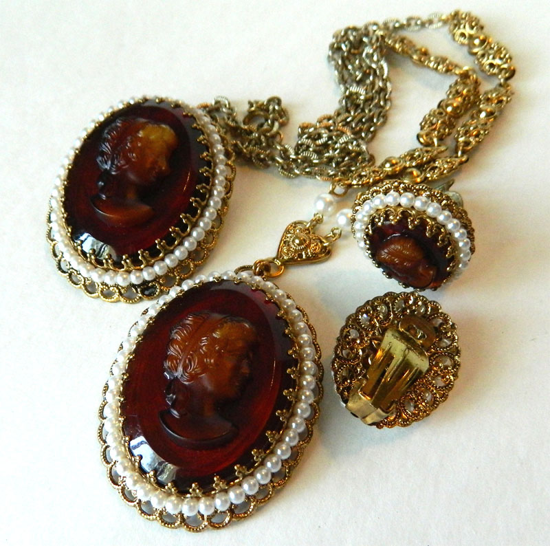 cameo necklace set