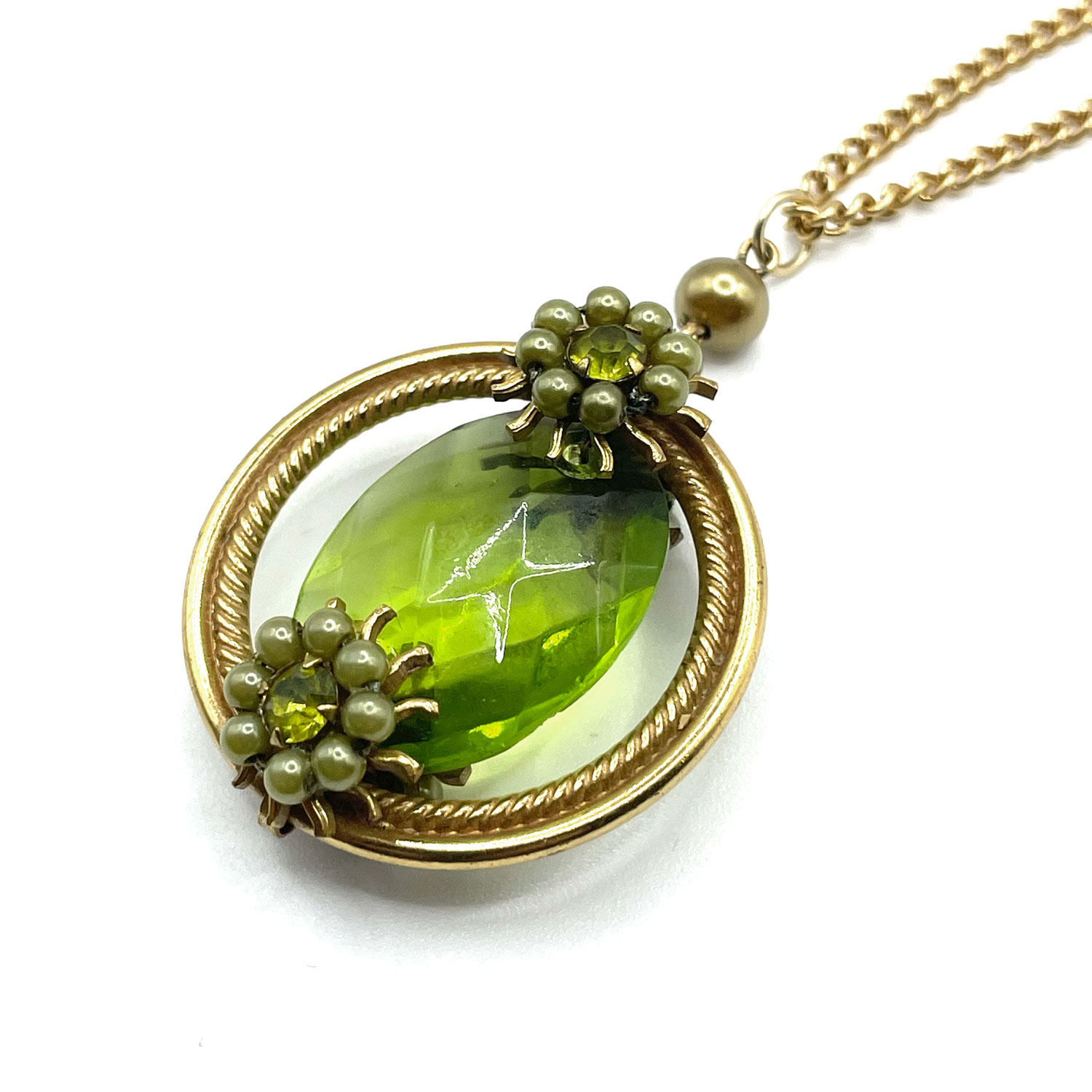 Vintage pendant necklace set