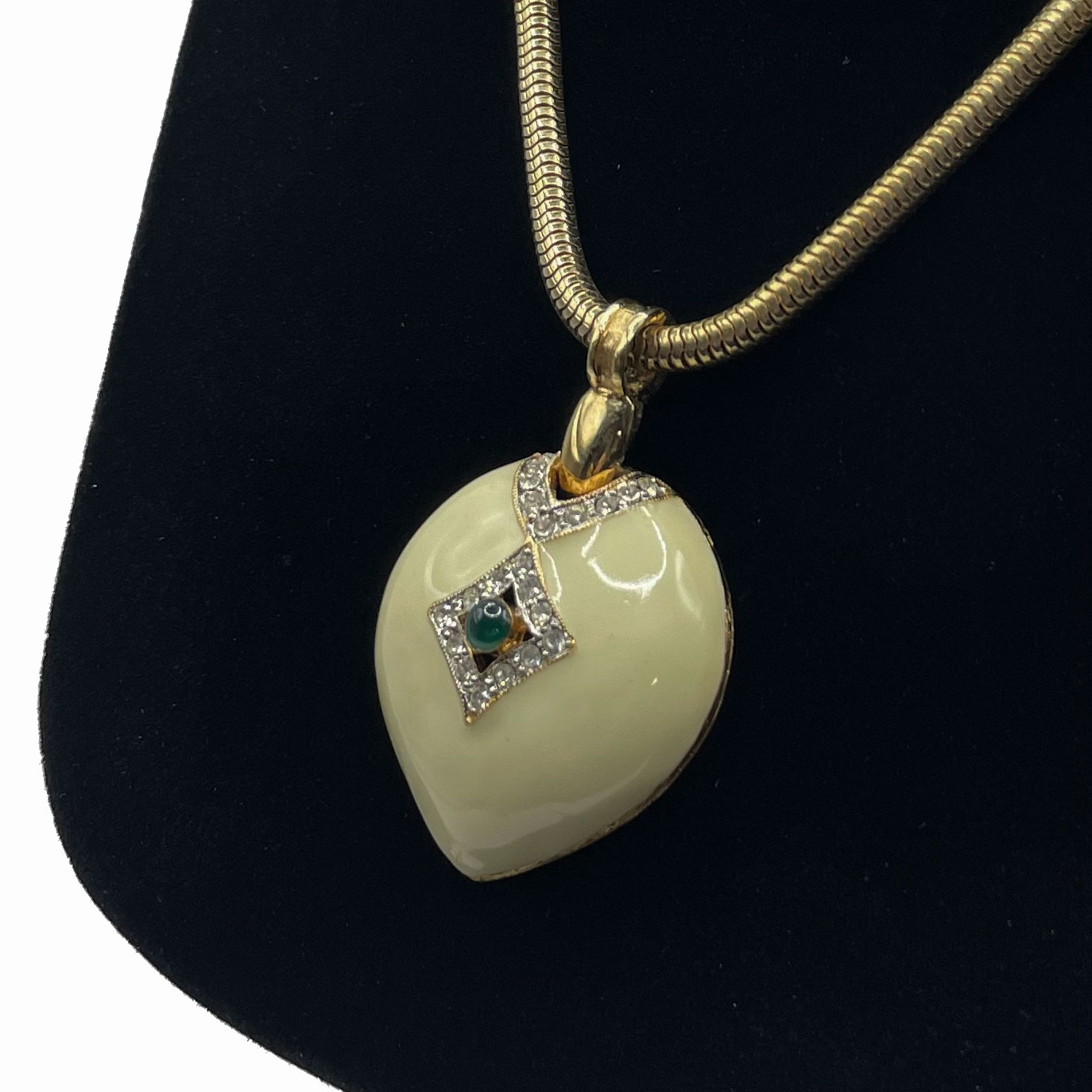 Enameled Hobe necklace parure set