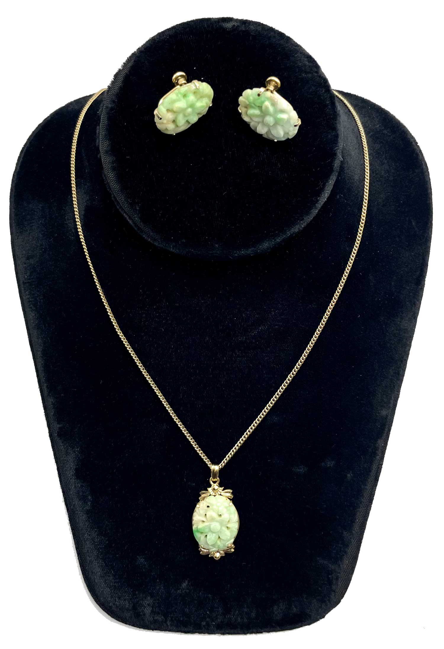 Van Dell jadeite pendant necklace set