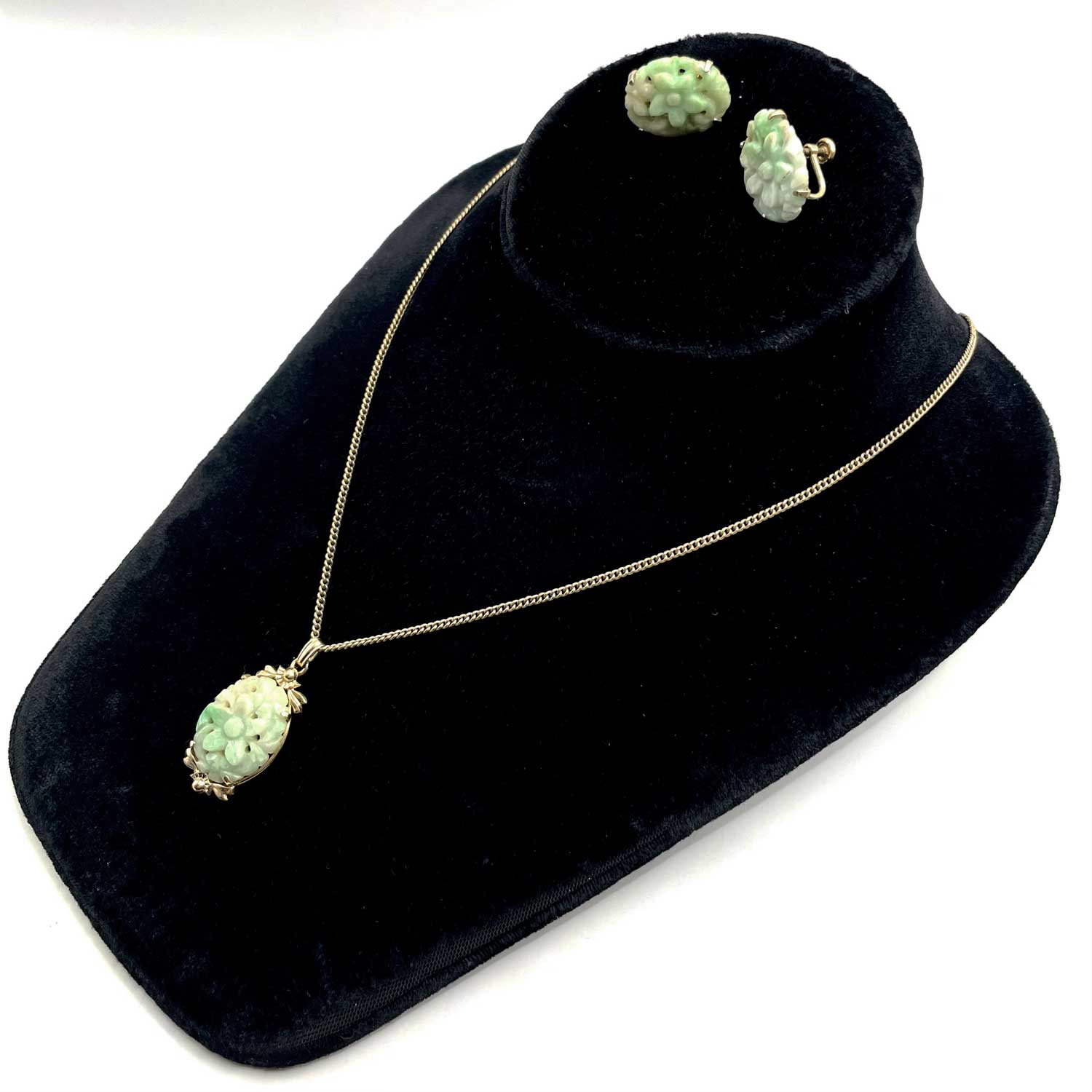 Van Dell jadeite pendant necklace set
