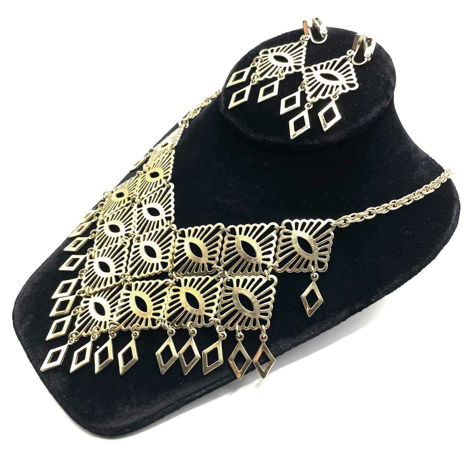 Sarah Coventry necklace and earring set