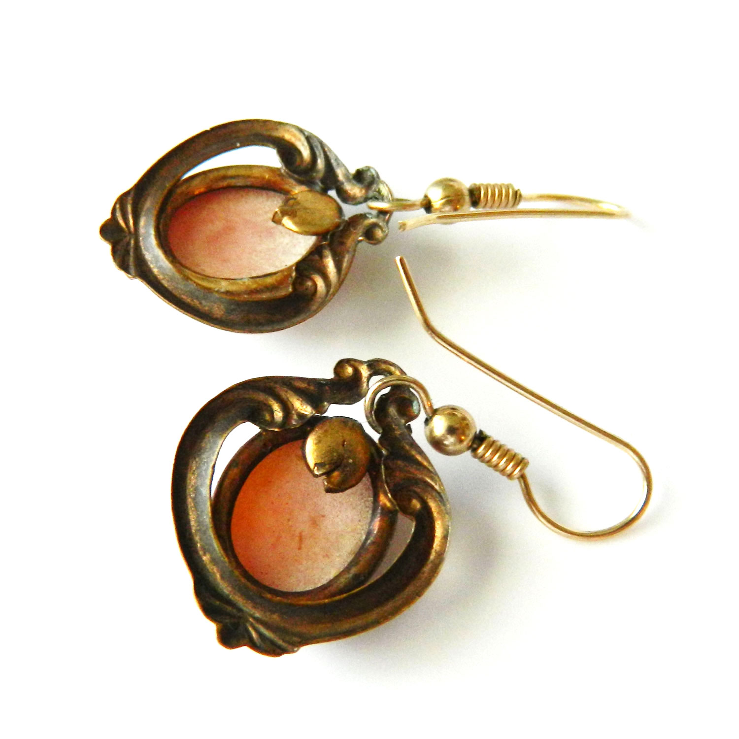 Cameo necklace and earring set