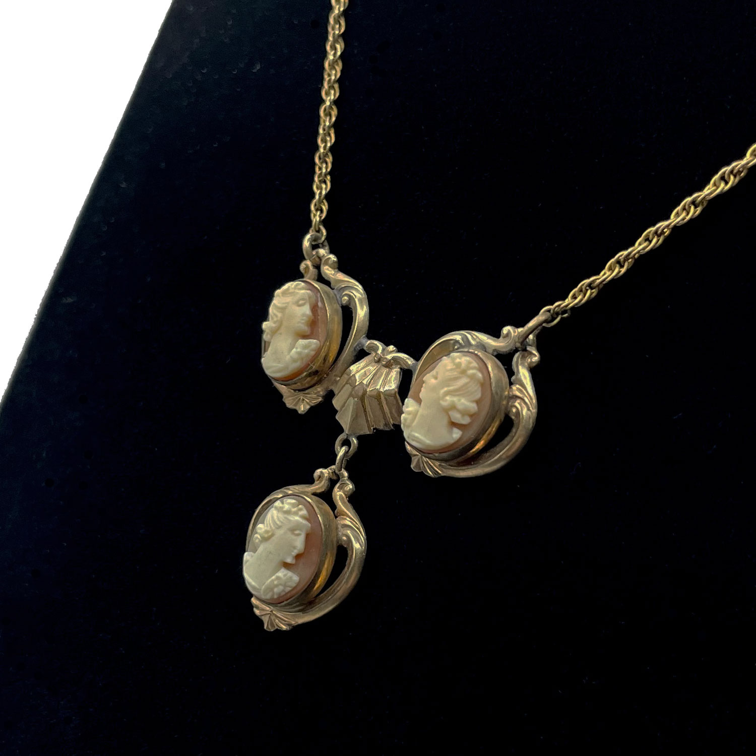 Cameo necklace and earring set