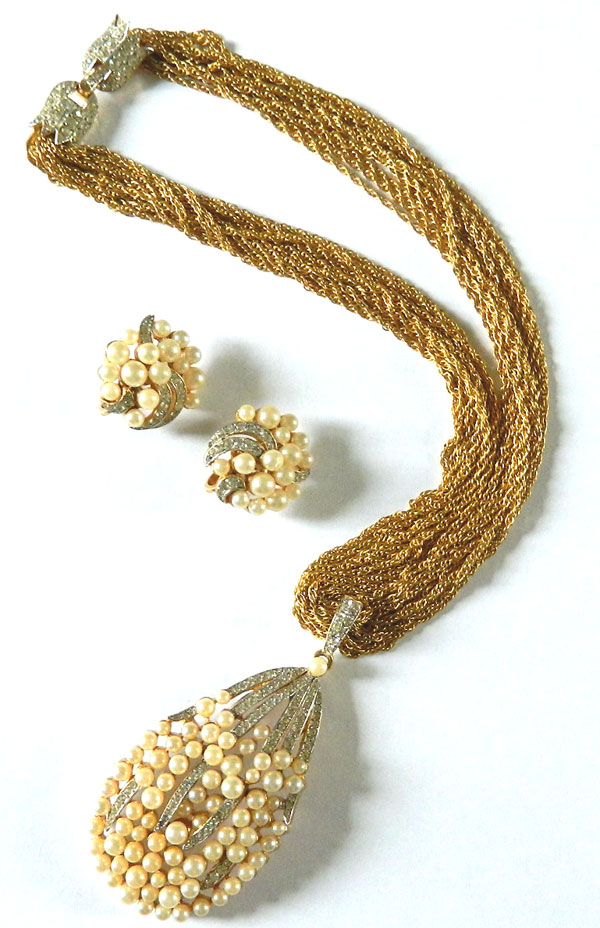 Trifari pearl necklace set