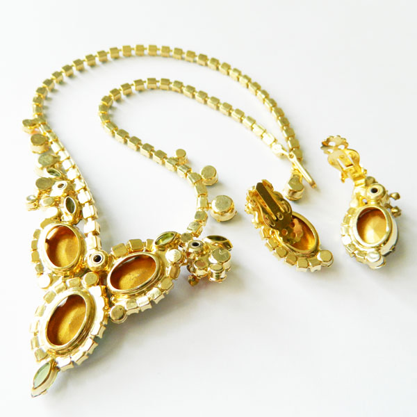 vintage Deliza and Elster necklace bracelet and earring set
