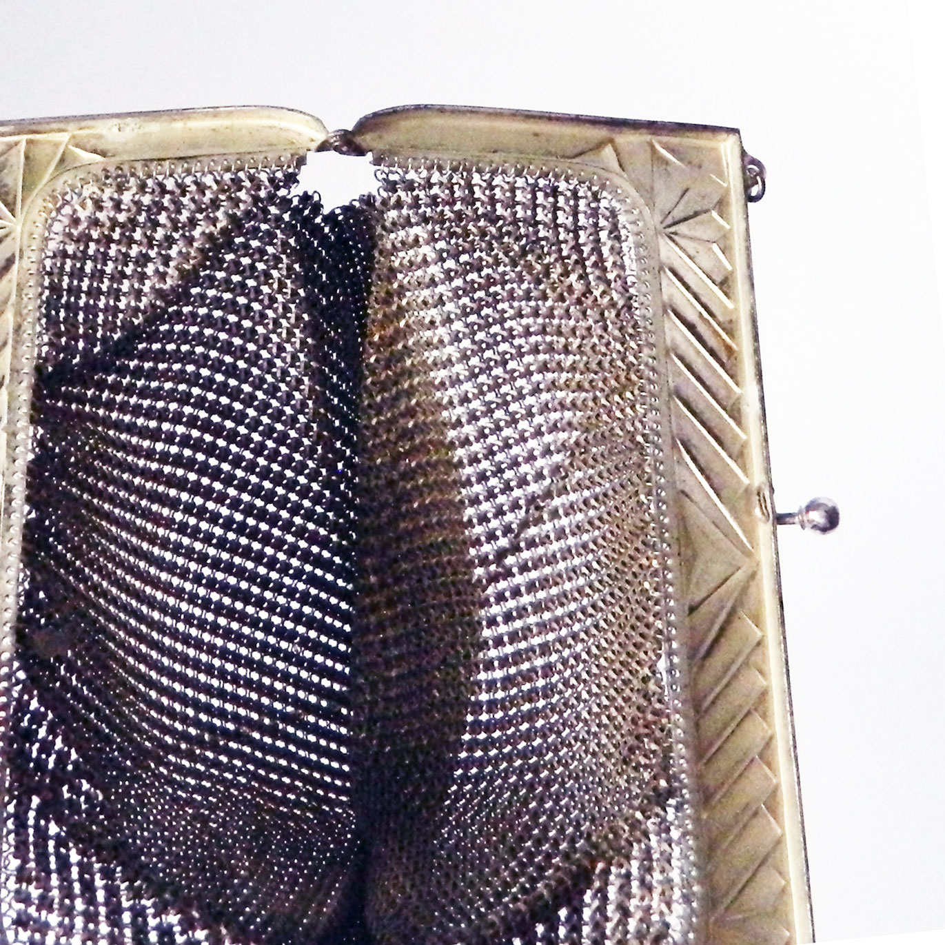 1920's Whiting and Davis mesh handbag