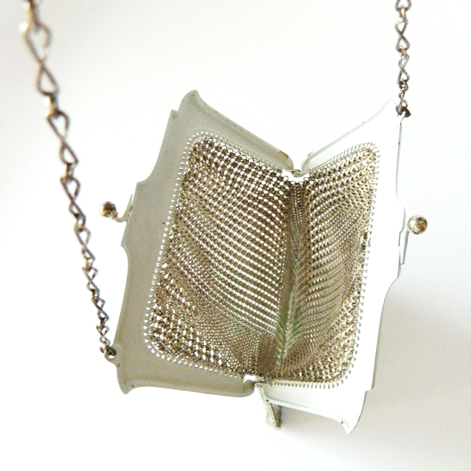 1920's Whiting and Davis mesh handbag