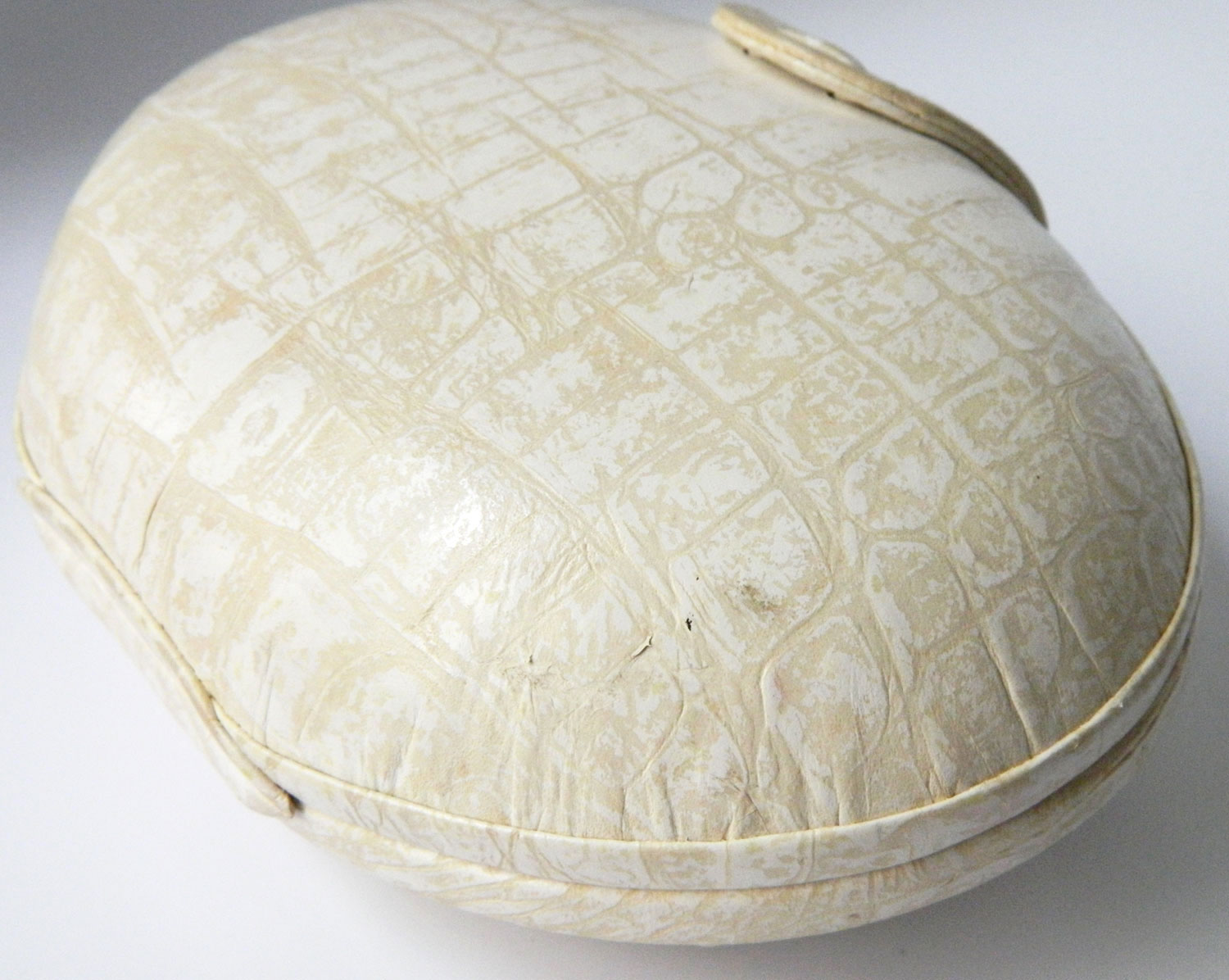 1980s clamshell clutch purse