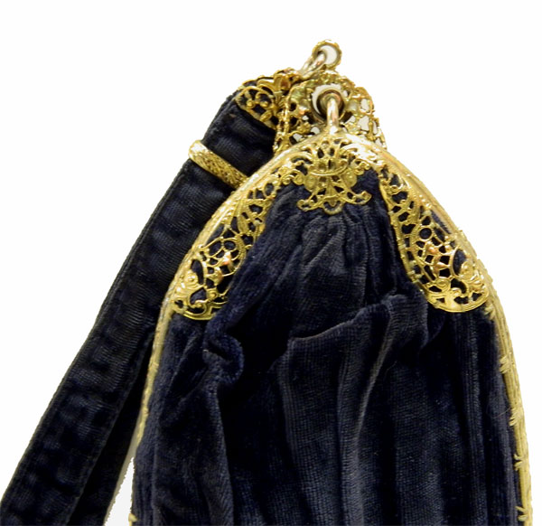 Vintage 1930's grey velvet purse