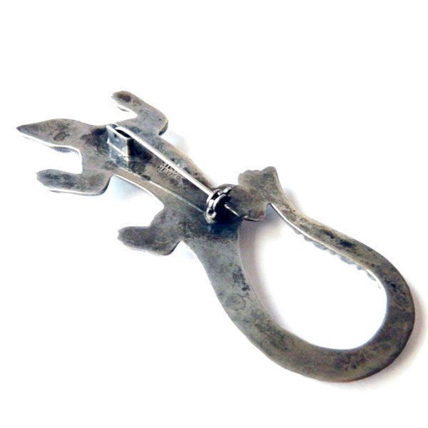 Mexican silver gecko brooch