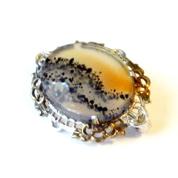 Agate brooch in sterling mounting