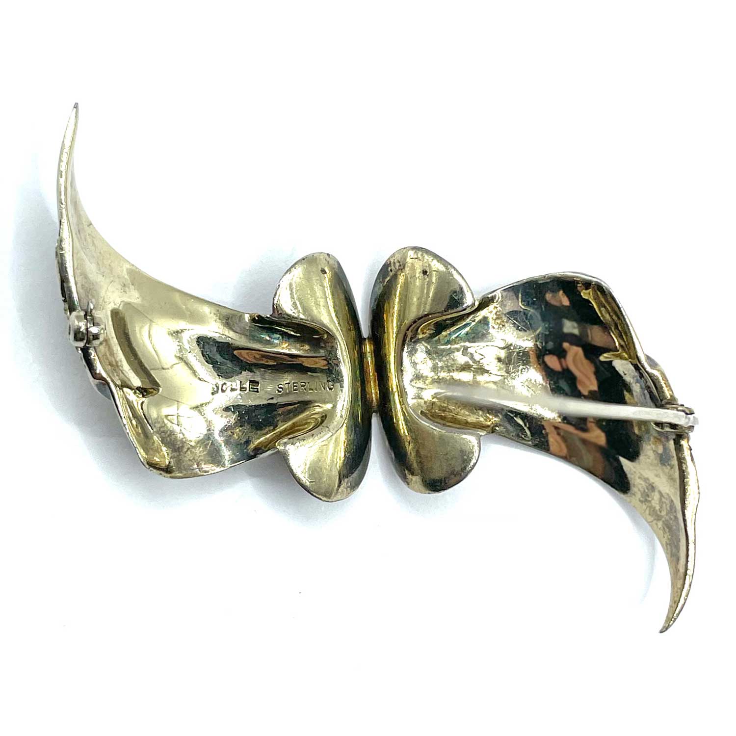1940s sterling silver ribbon brooch by Jolle