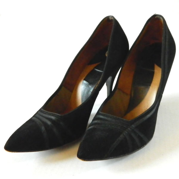 1950's Black Suede Pumps