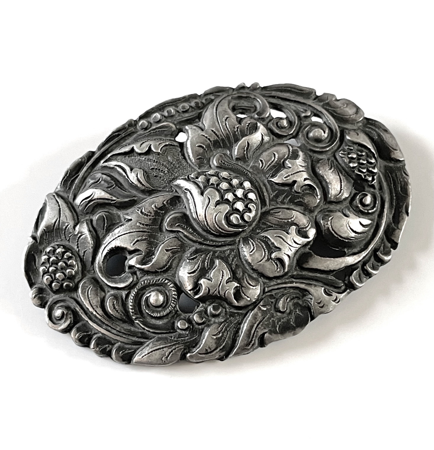 Dutch Indonesian brooch