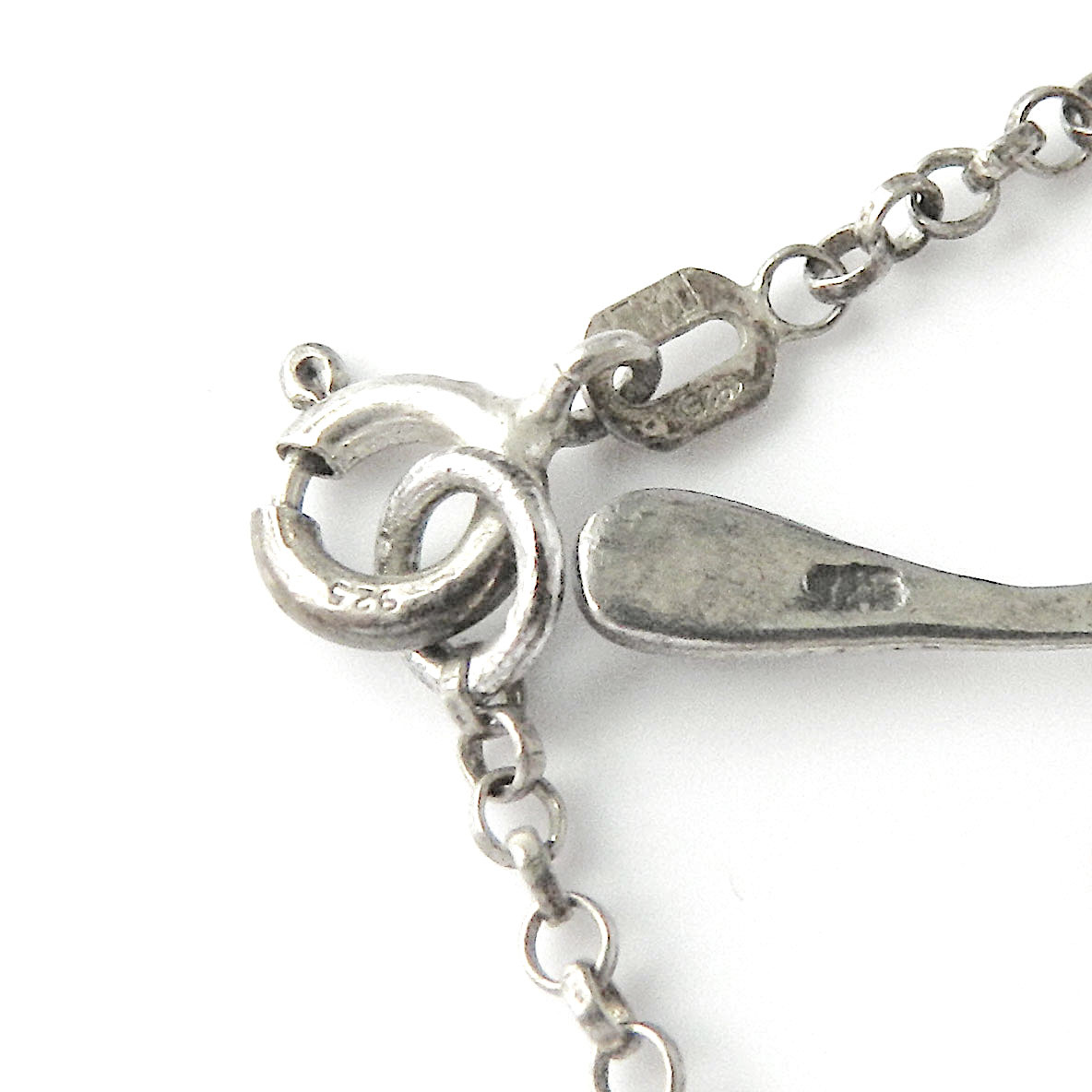 Sterling silver gecko pendant necklace