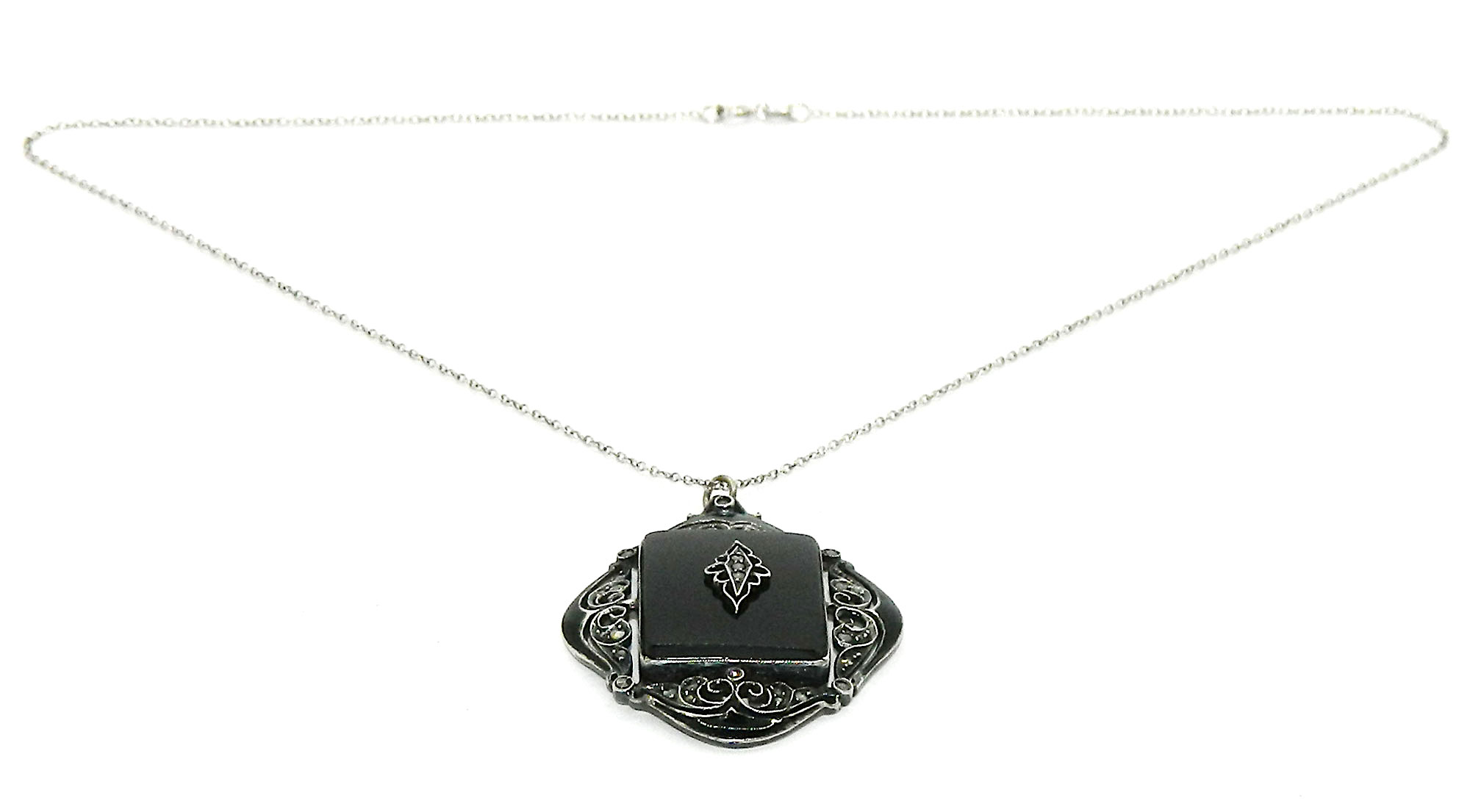 Enameld Art Deco pendant necklace