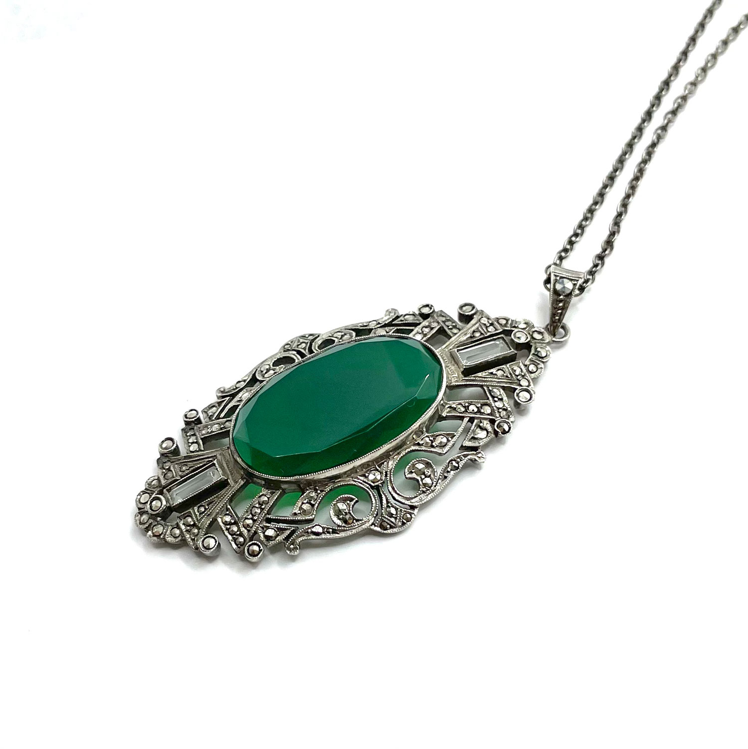 1920s Art Deco chrysoprase necklace