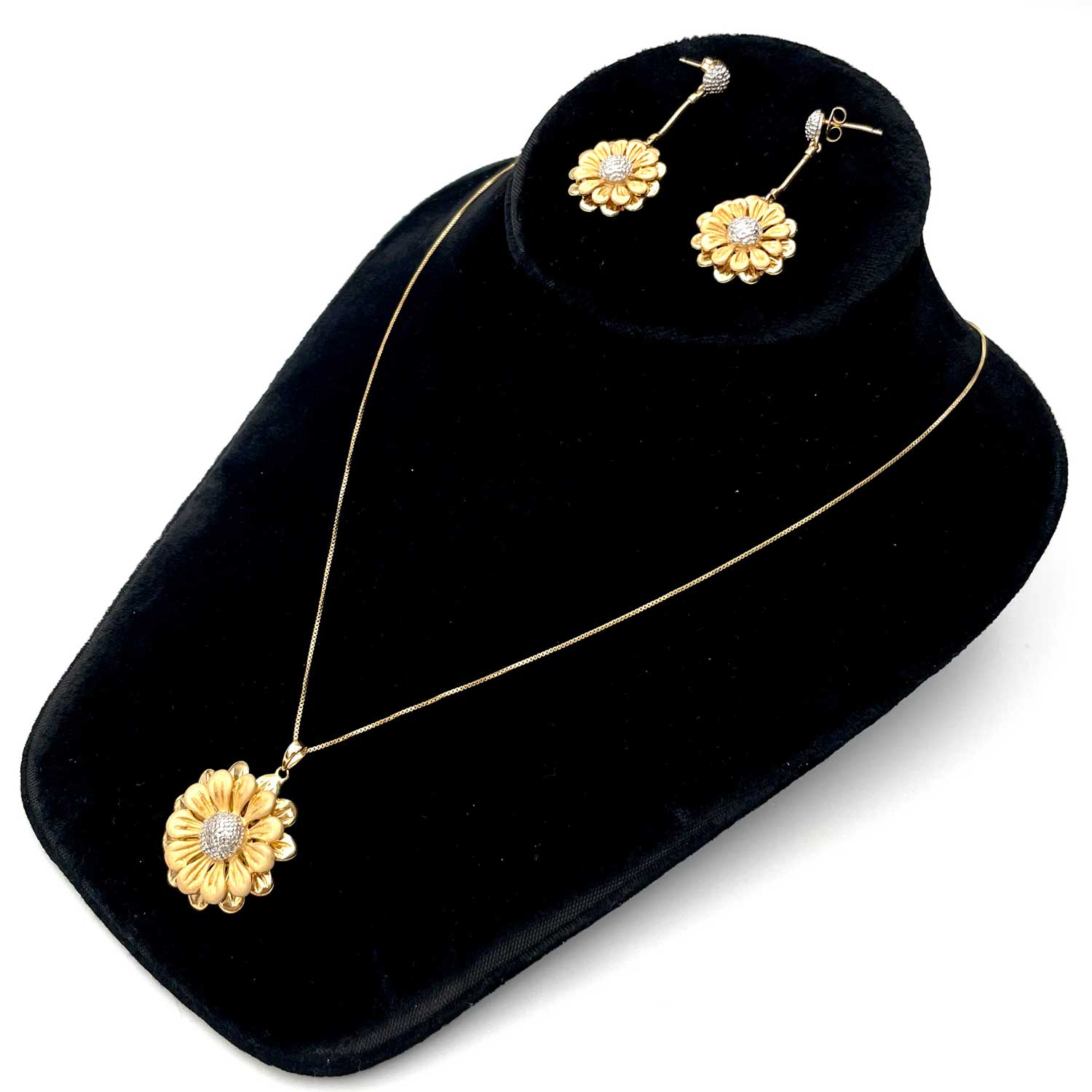 Gold plated sterling silver flower pendant necklace