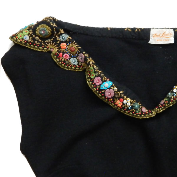 Vintage emboidered sweater